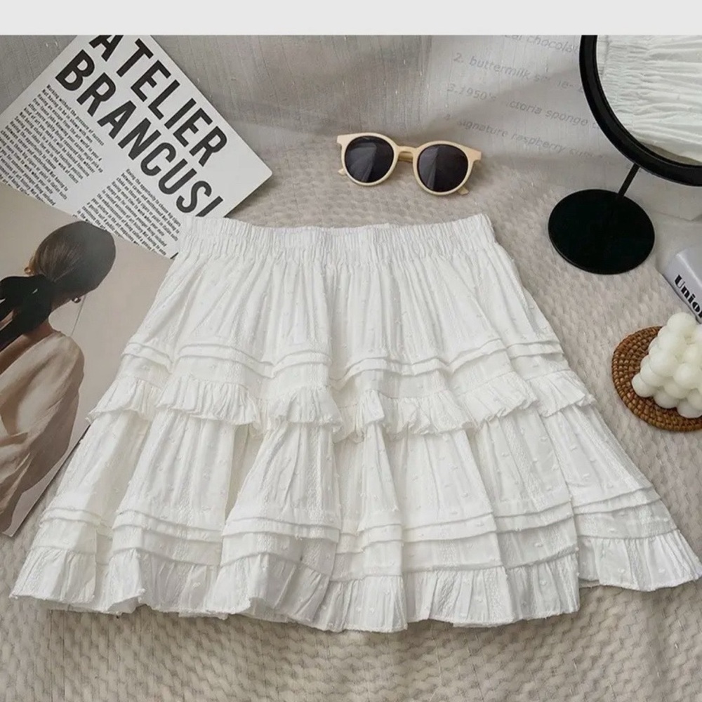 Elegant White Tiered A-Line Skirt